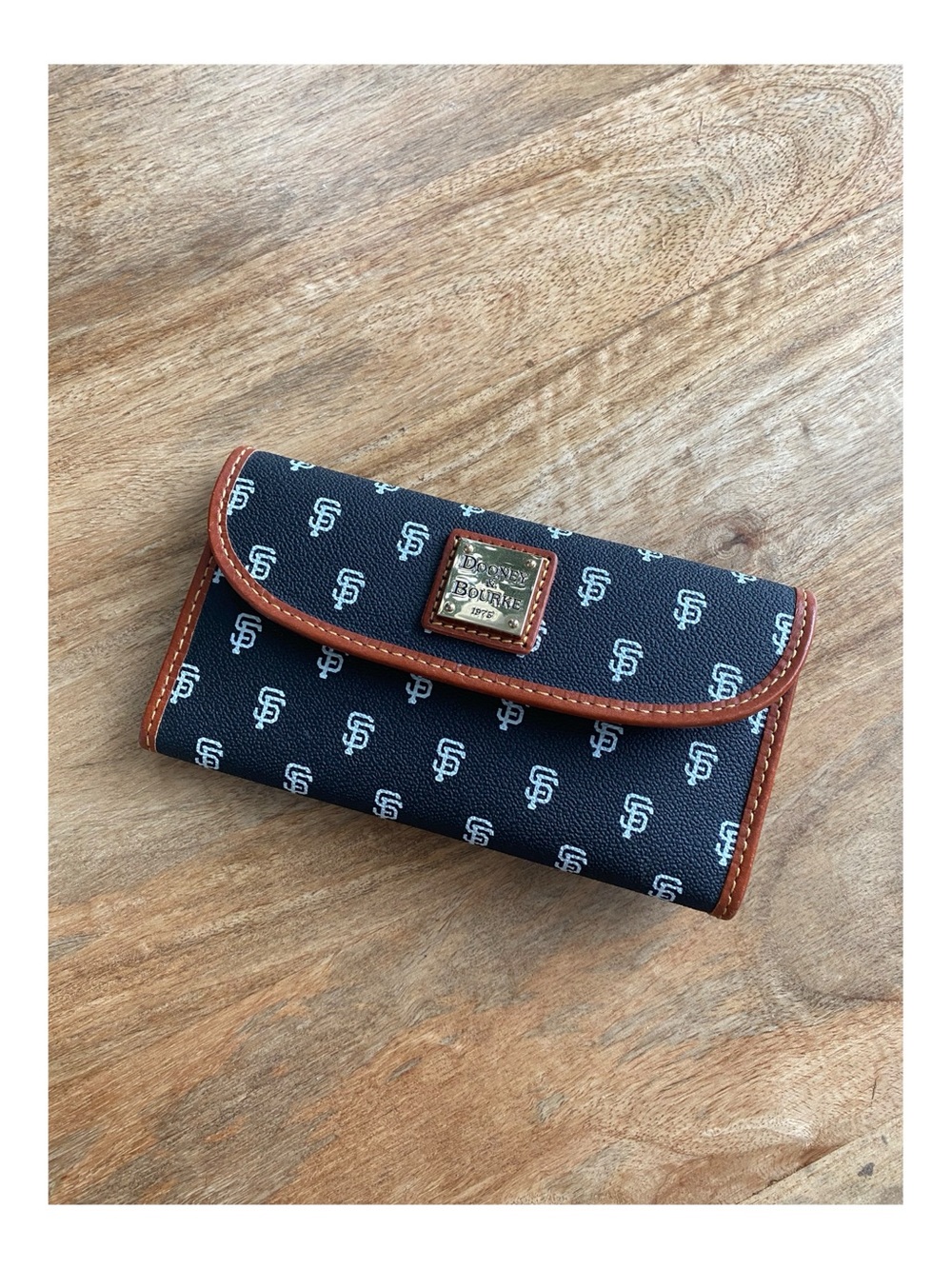 Dooney & Bourke MLB SF Giants Trifold Wallet with Brown Trim